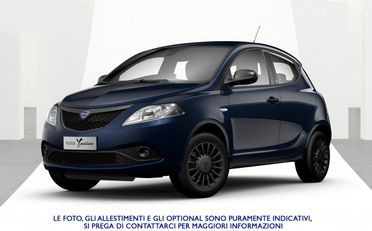 Lancia Ypsilon 1.0 FireFly 5 porte S&S Hybrid Silver