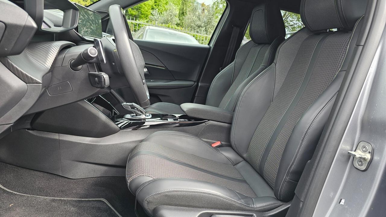 Peugeot 2008 PureTech 130cv S&S EAT8 GT