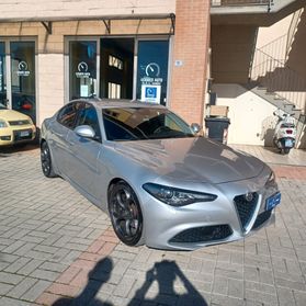 TENUTA IN MODO MANIACALE GIULIA 2.2 TDI FULL OPTIONAL