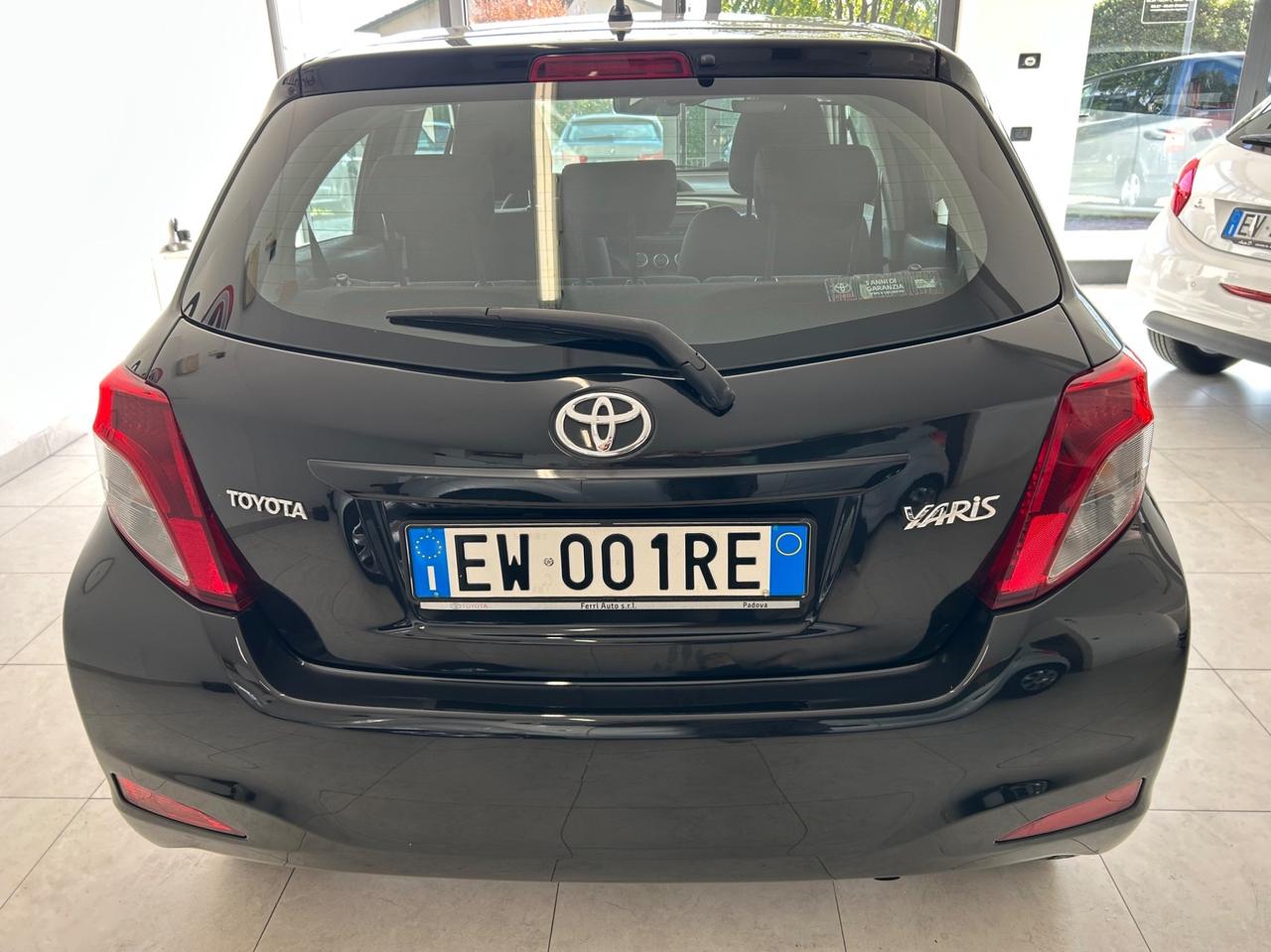 Toyota Yaris 1.0 benzina 51 kw 2014