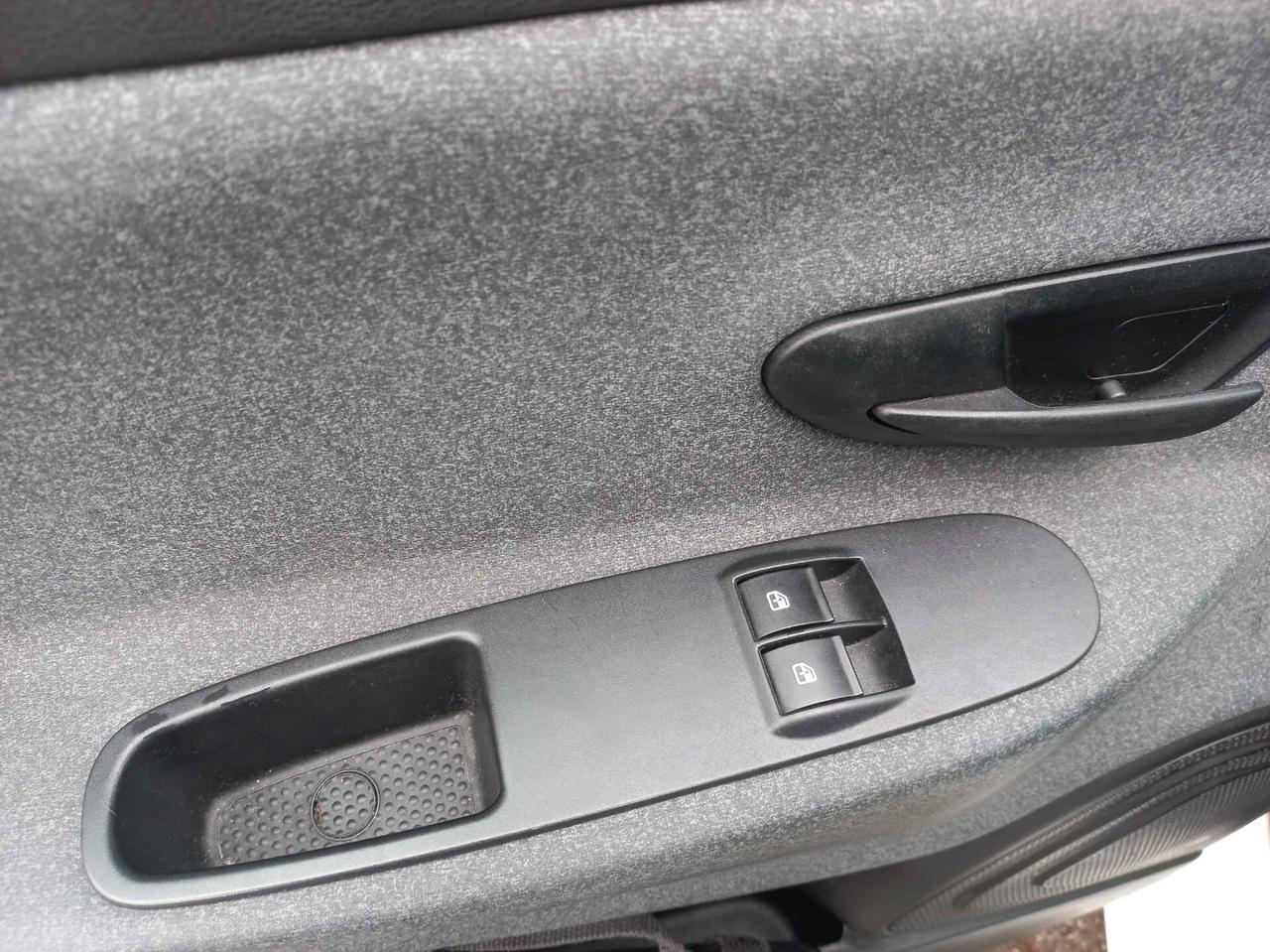 Lancia Ypsilon 1.0 FireFly 5 porte S&S Hybrid Ecochic Silver