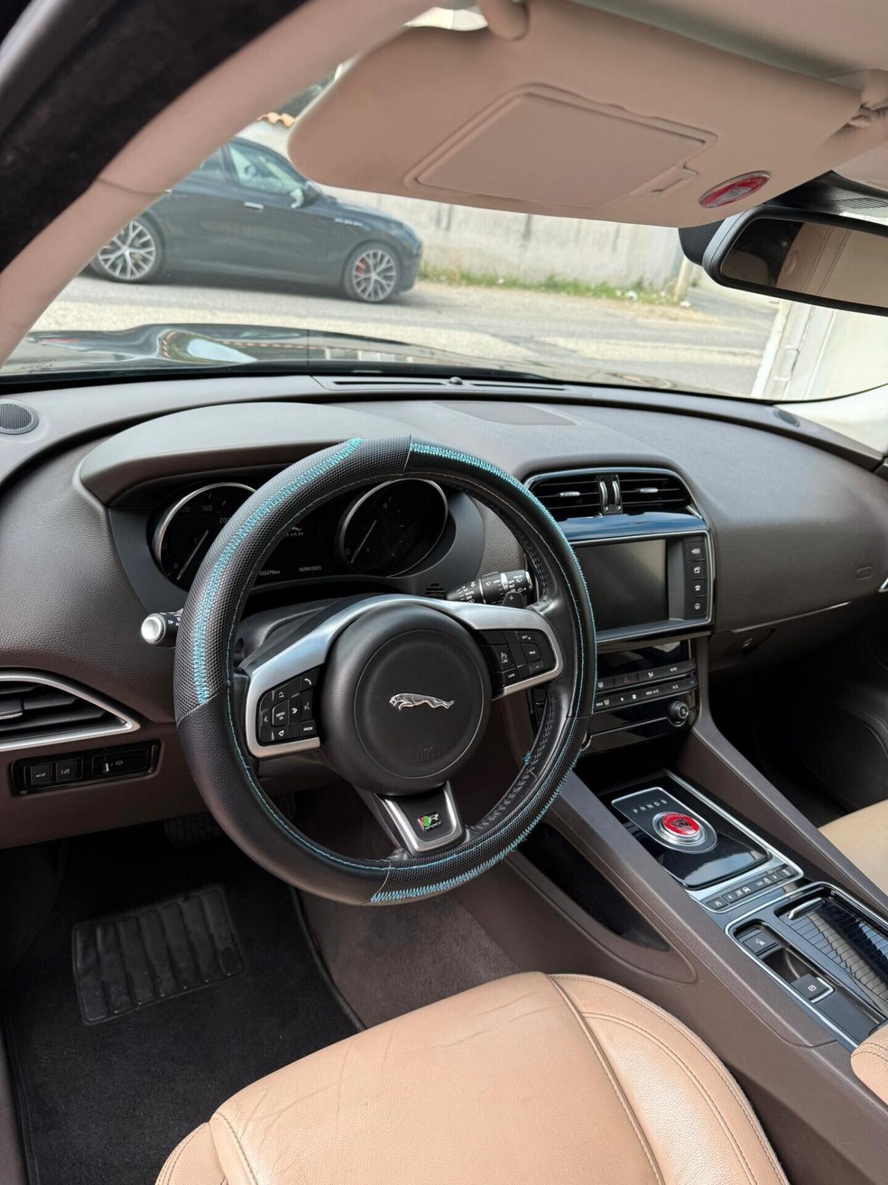 Jaguar F-Pace 2.0 D 180 CV AWD aut. Prestige