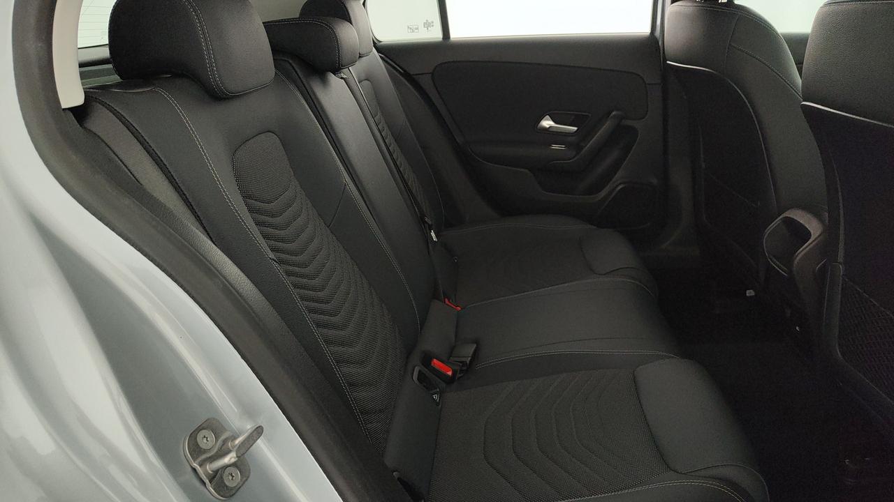Mercedes-Benz A 180 d Advanced auto