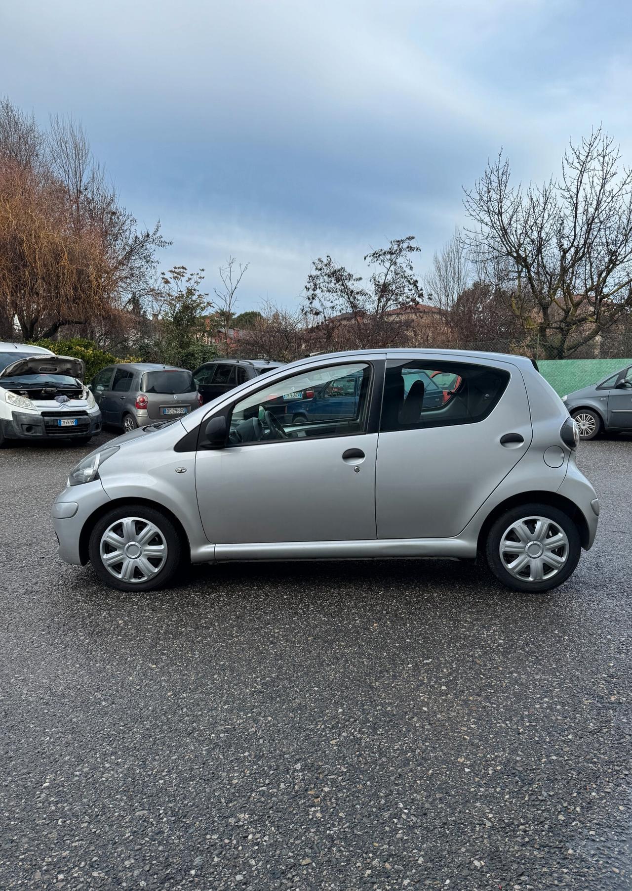 Toyota Aygo 1.0 50kW Benz 5p *67.000 km*UNICO proprietario*