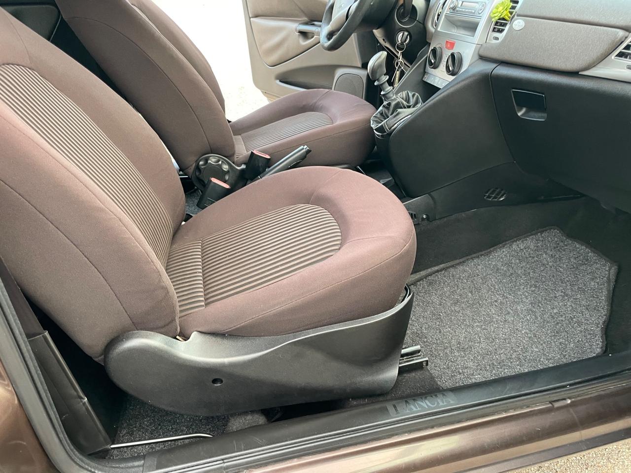 Lancia Ypsilon 1.2 Versus