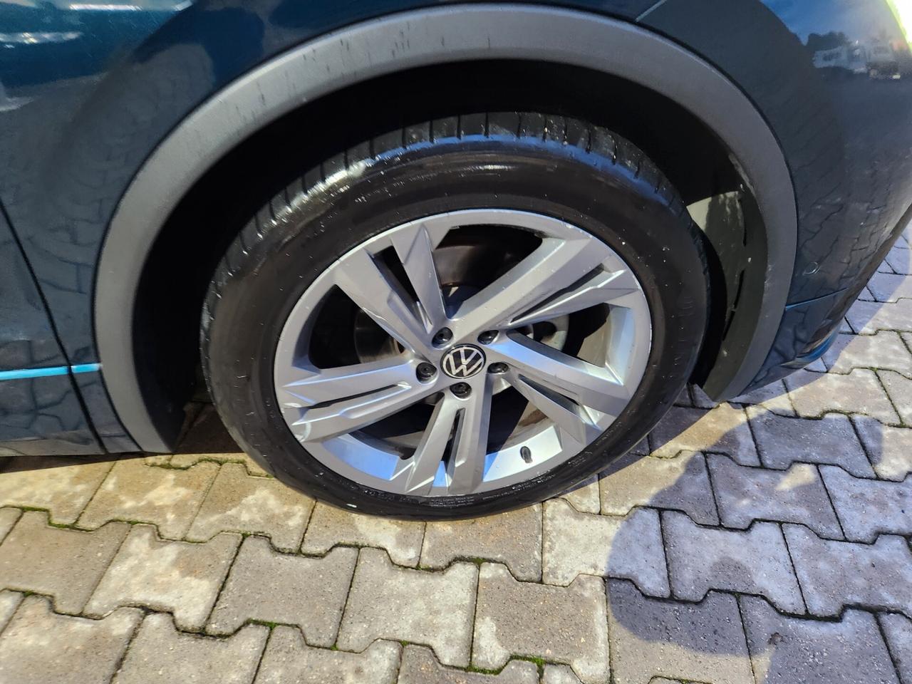 Volkswagen Tiguan RLINE