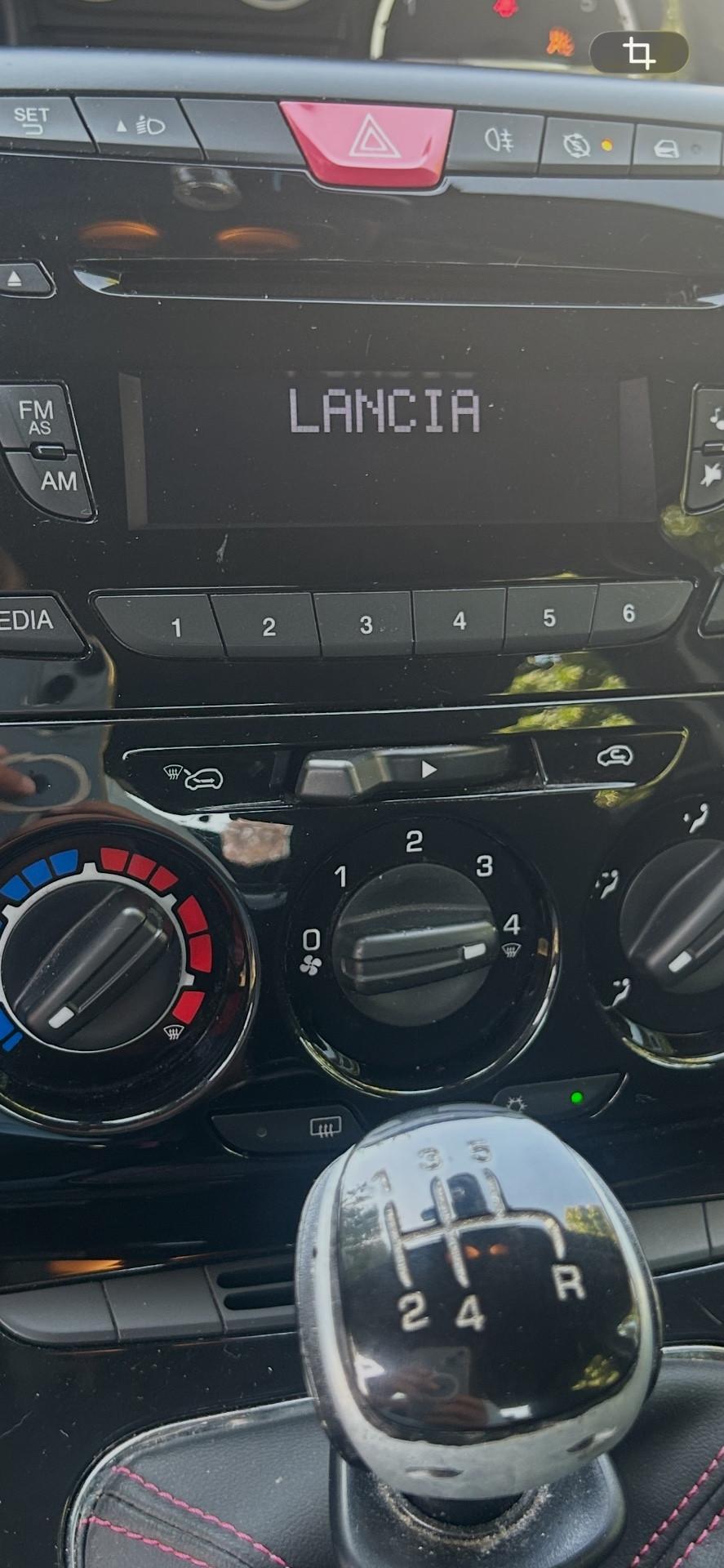 Lancia Ypsilon 1.2 69 CV 5 porte S&S Gold