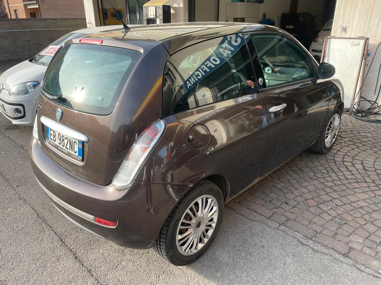 Lancia Ypsilon 1.4 Argento Ecochic GPL