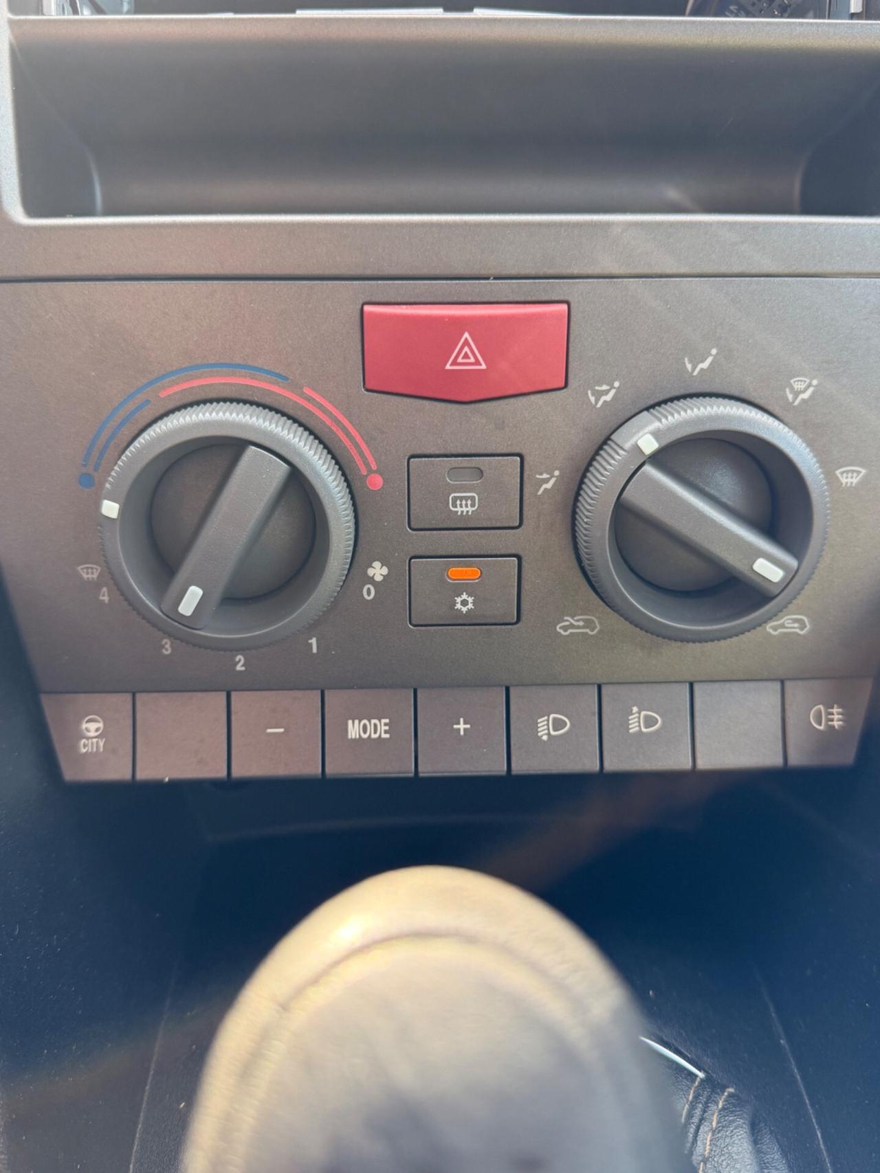 Lancia Ypsilon 1.2 BENZ 8V *EURO 4*