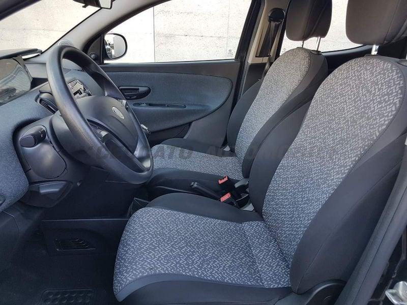 Lancia Ypsilon Ypsilon 1.0 firefly hybrid Silver s&s 70cv