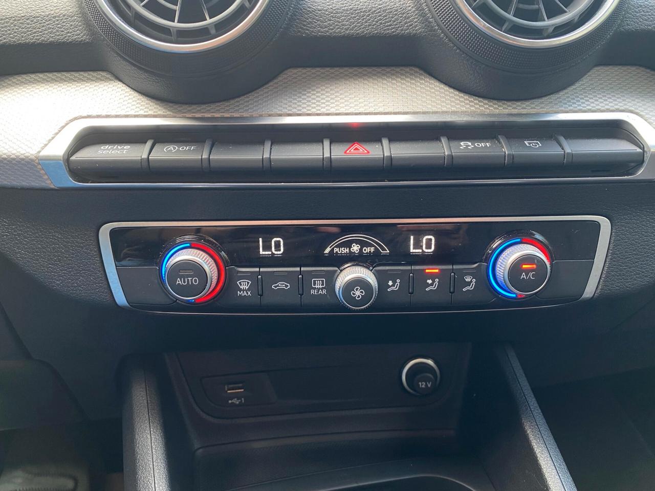 Audi Q2 35 TFSI Business