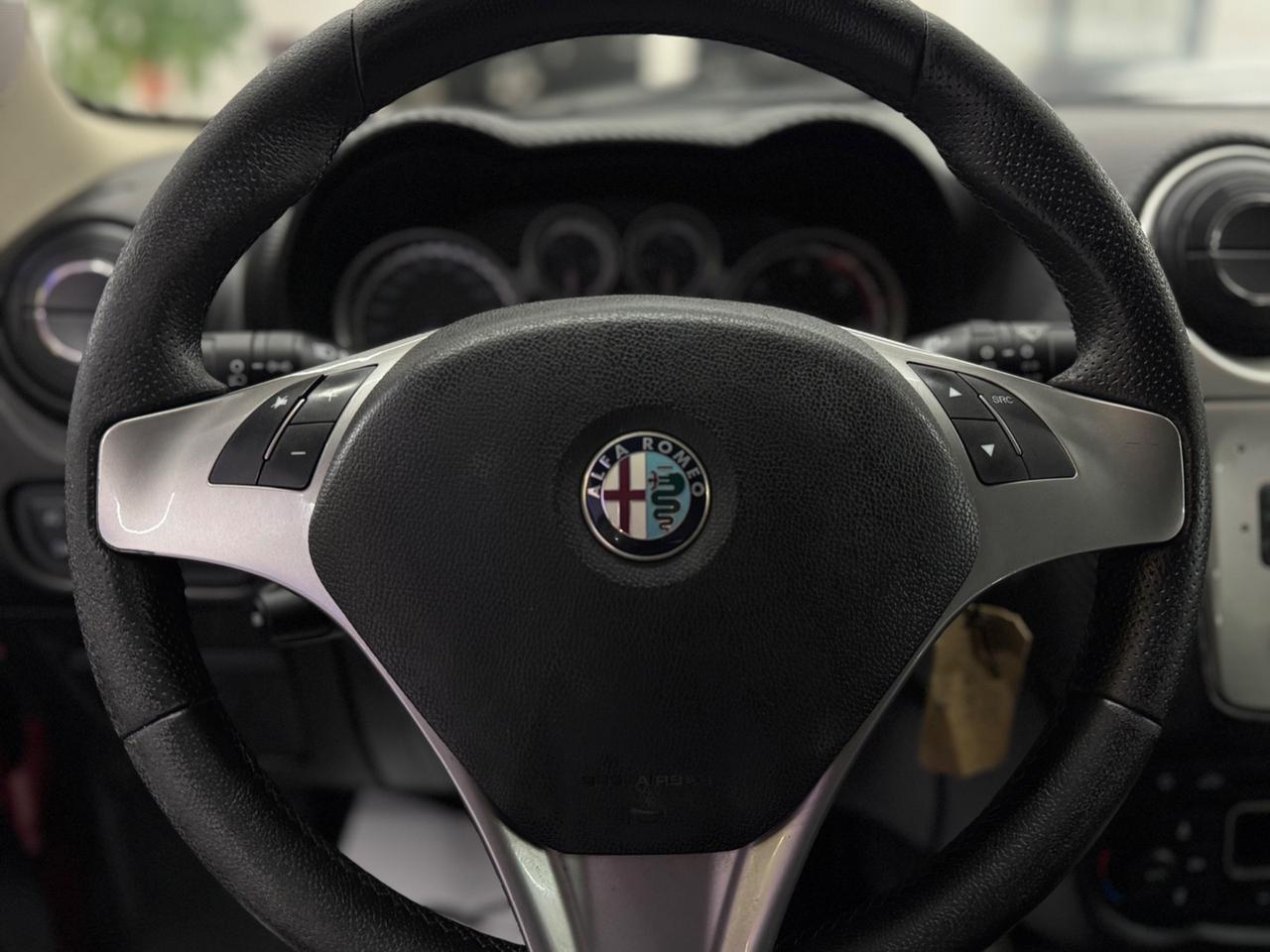 Alfa Romeo MiTo 1.6 JTDm Distinctive Premium Pack