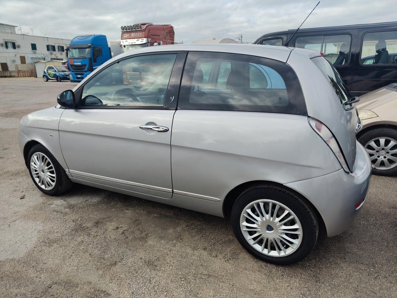 Lancia Ypsilon 1.2 Silver tua da 85€ al mese