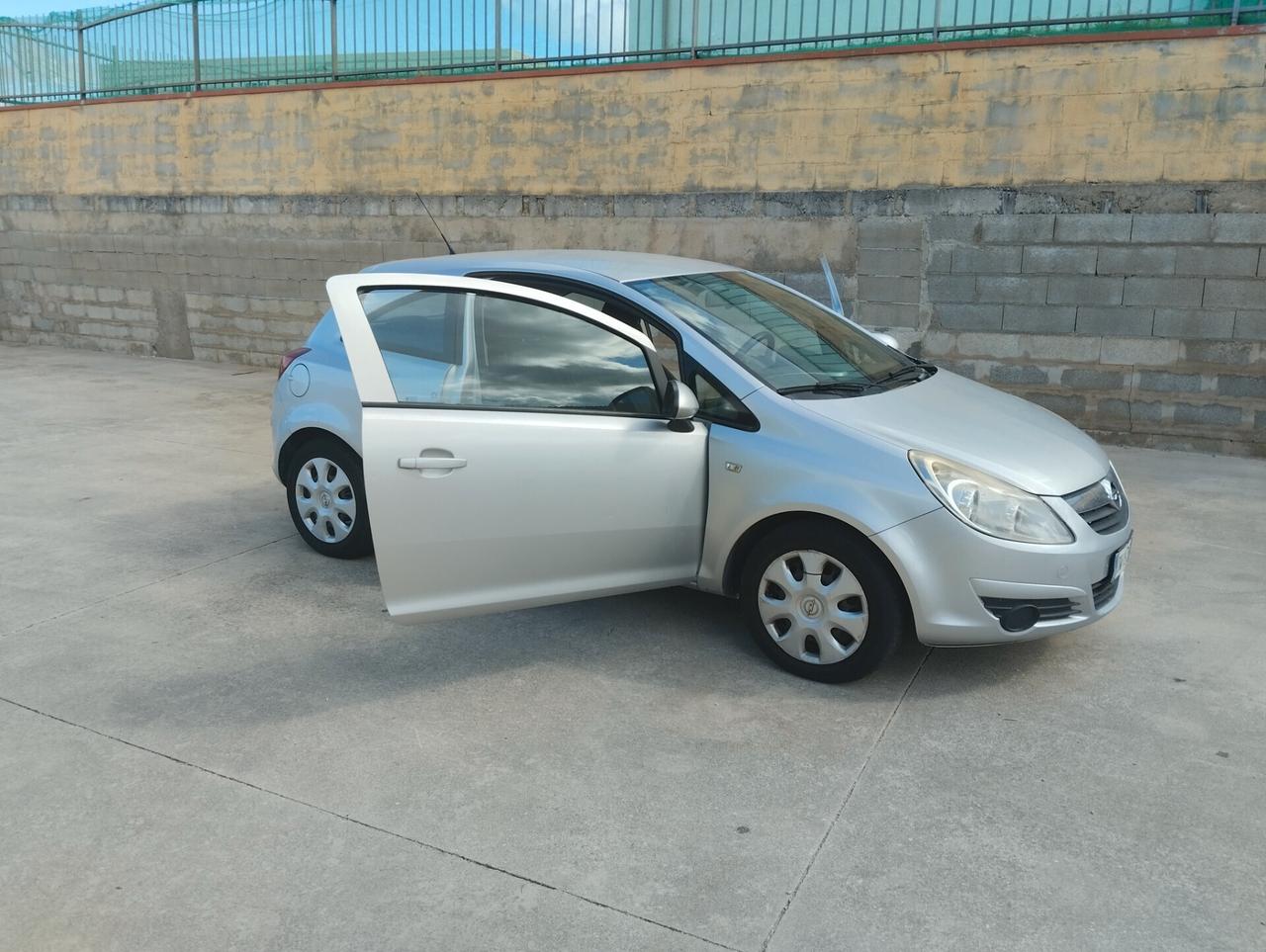 Opel Corsa 1.0 12V 3 porte Enjoy