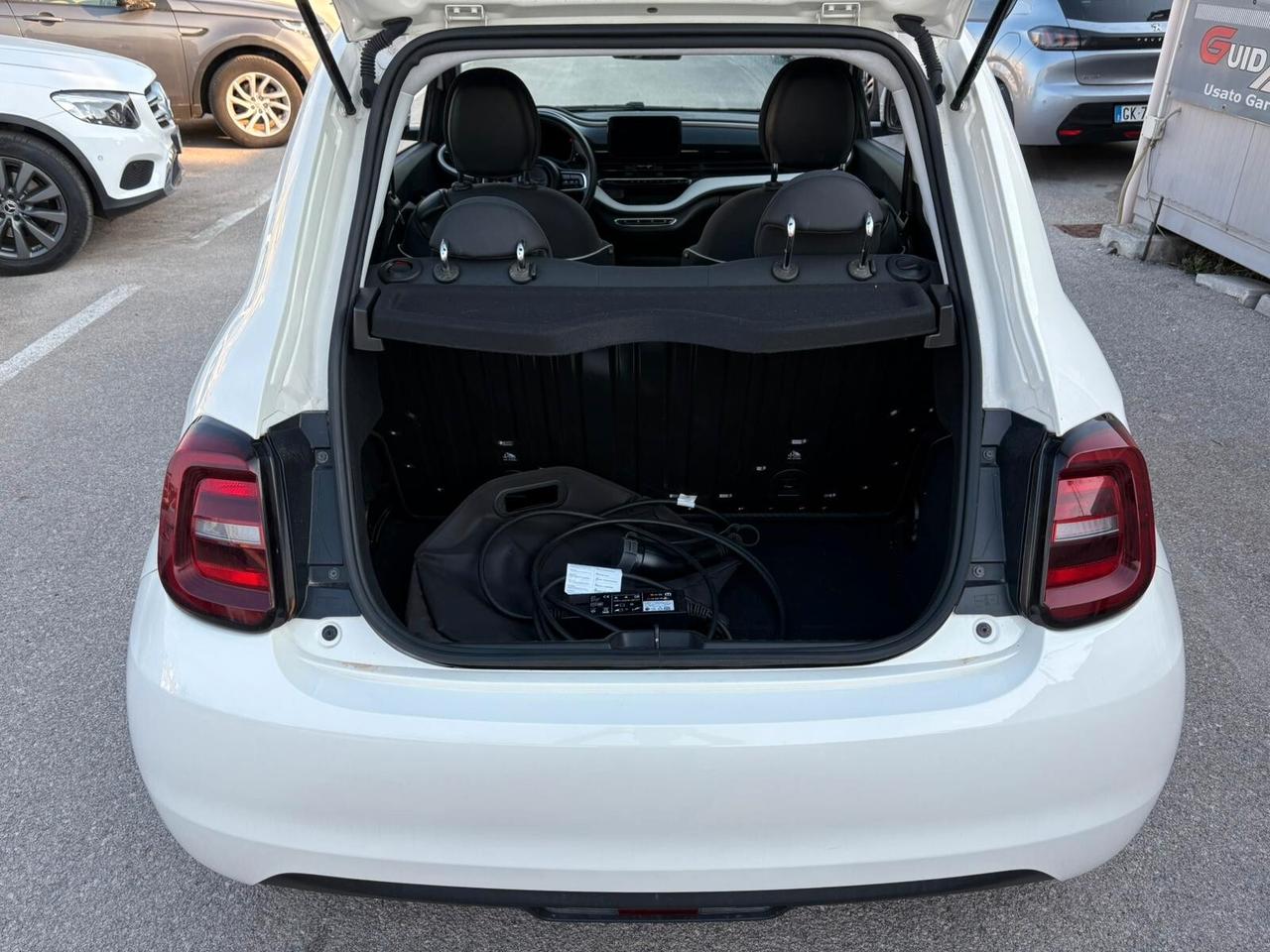 Fiat 500 500e Berlina 42 kWh La Prima