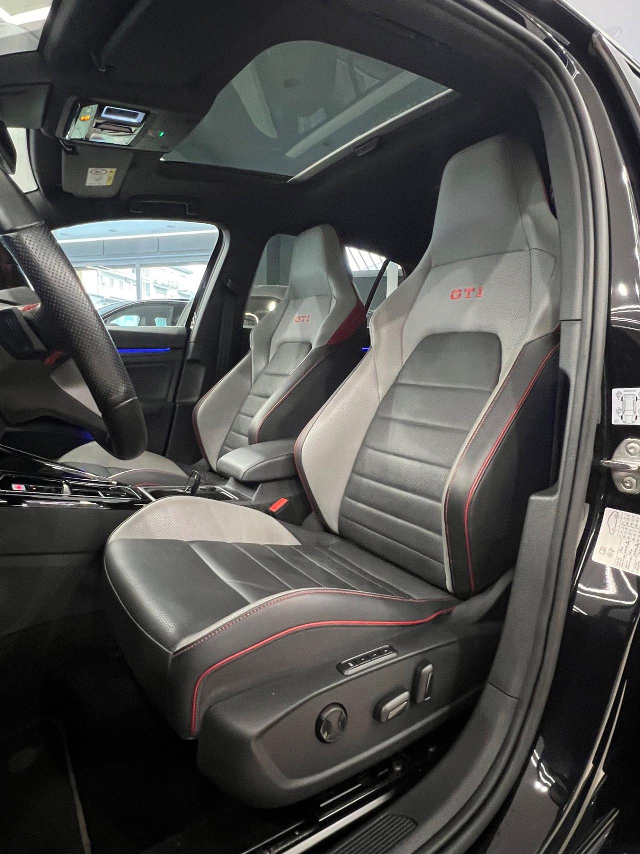 Volkswagen Golf GTI 2.0 TSI DSG