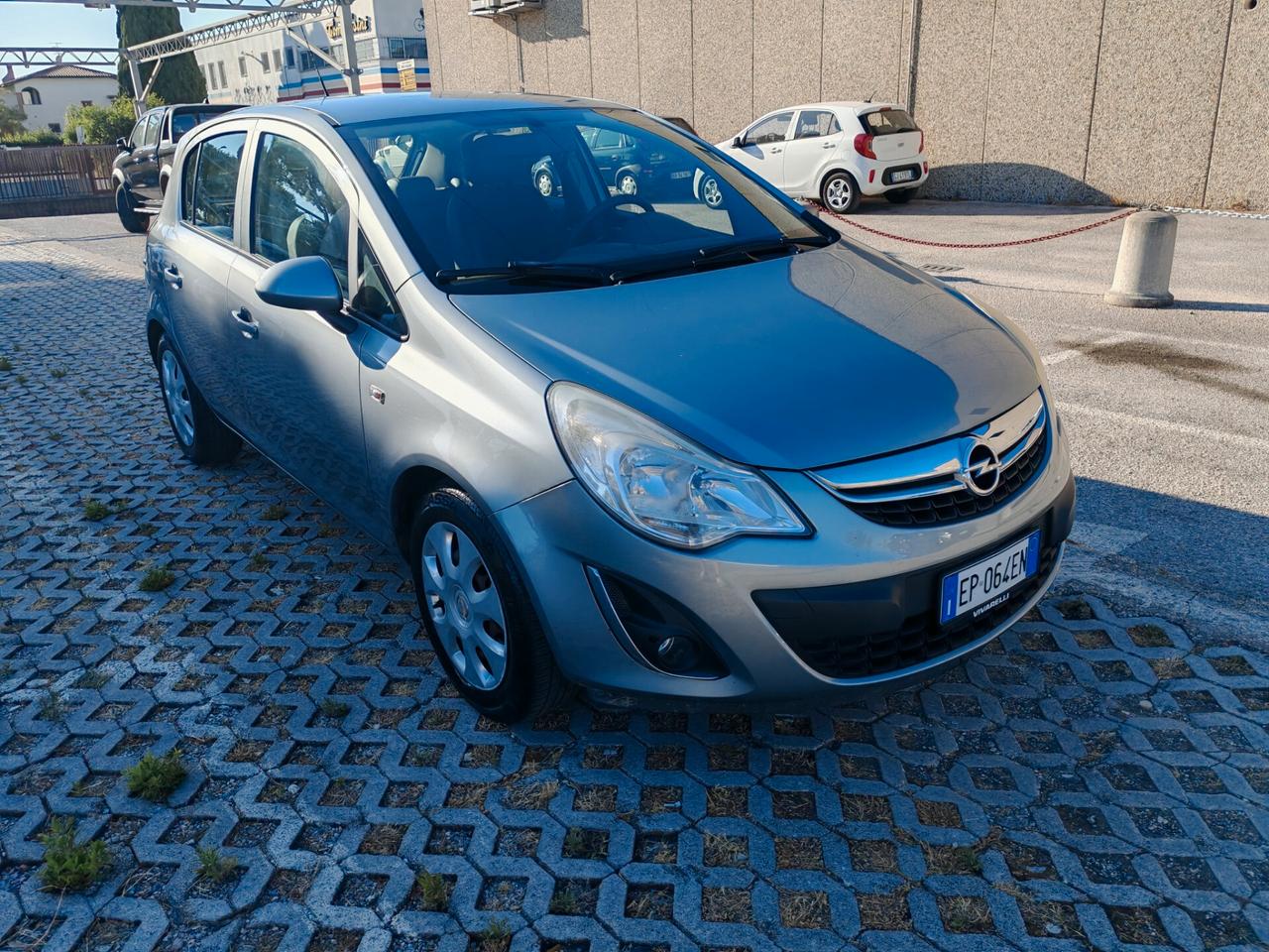 Opel Corsa 1.2 5 porte Sport