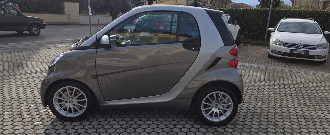 Smart ForTwo 1000 52 kW MHD coupé passion