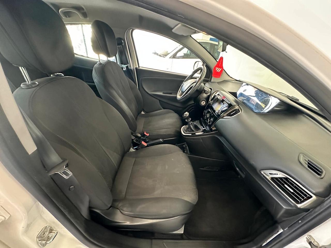 Lancia Ypsilon 1.2 69 CV 5 porte GPL Ecochic Gold