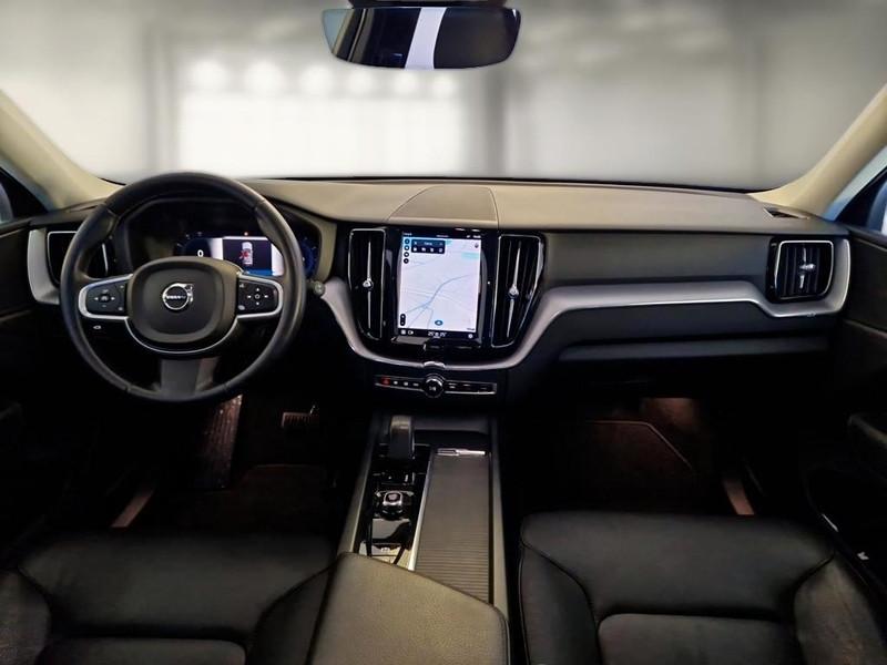 VOLVO XC60 B4 D automatico Momentum Pro