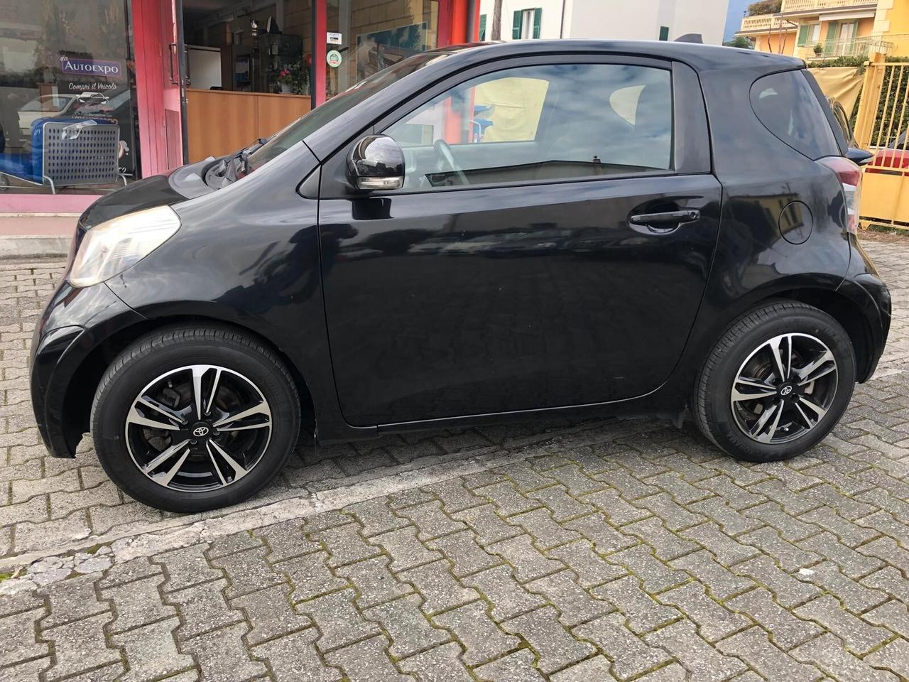 Toyota iQ 1.0 Multidrive ADATTA PER NEOPATENTATI TENUTA "MANIACALMENTE" POSSIBILITA' DI GARANZIA EUROPEA FINO A 36 MESI!!!