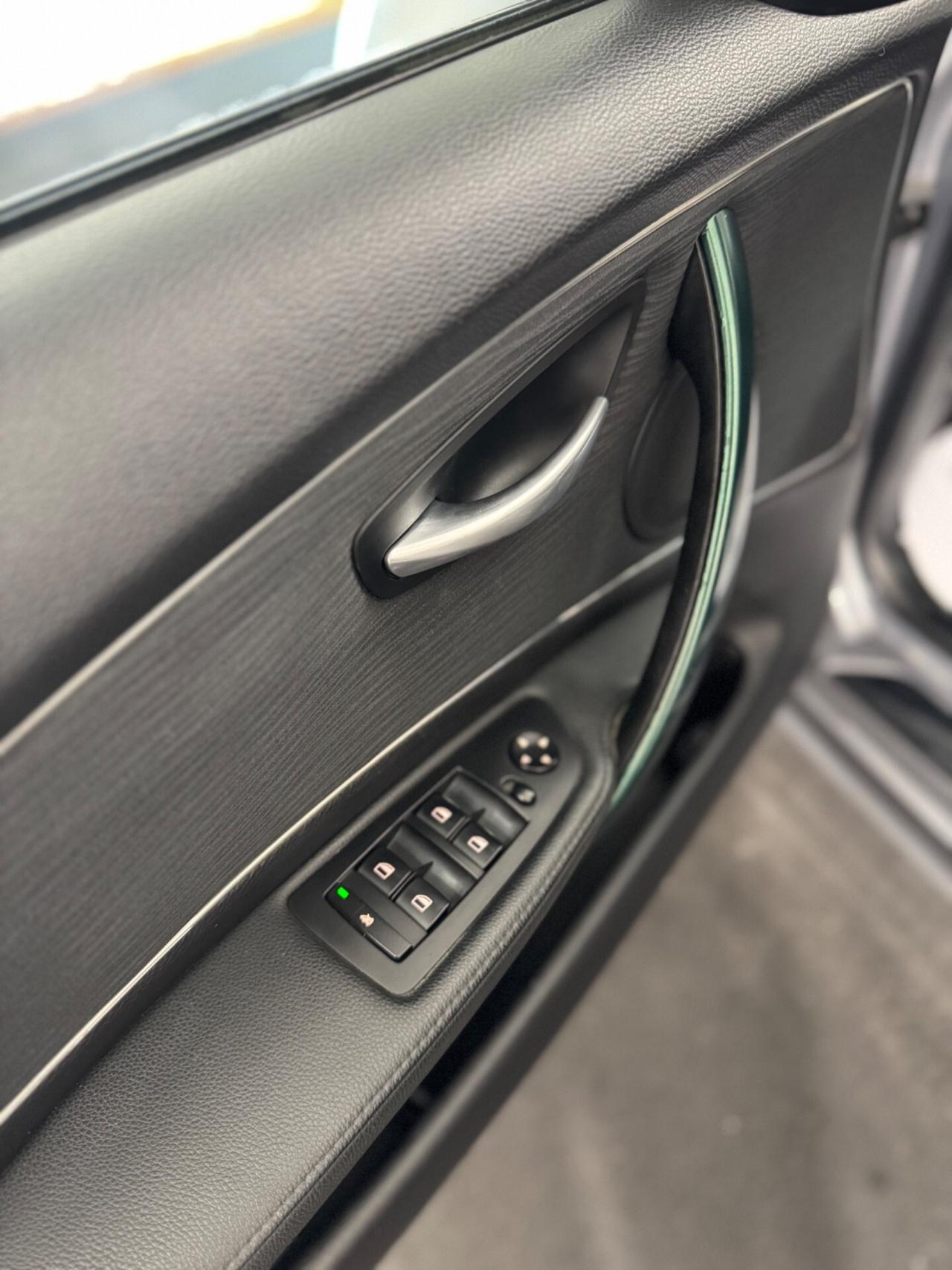 Bmw 116 116i cat 5 porte Futura* NEOPATENTATI* * REGALO SPECIALE DA AUTOWEB *