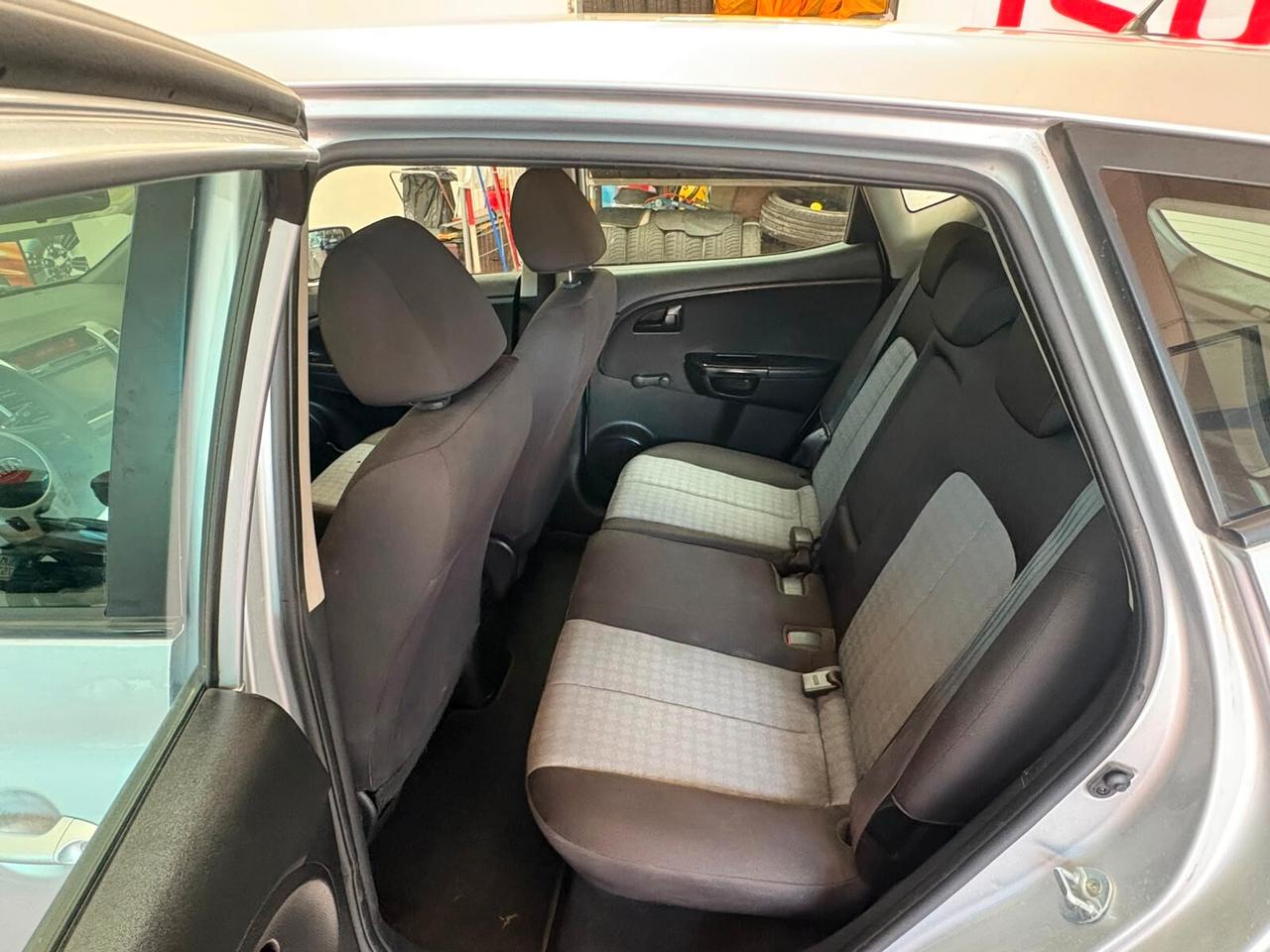 KIA VENGA GPL orig.KIA 1.4 CV 90 Per NEOPATENTATI Km 200.906 garanzia 12 mesi