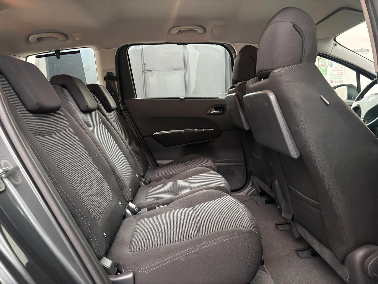 Peugeot 5008 2.0 HDi 150CV Féline 7 posti