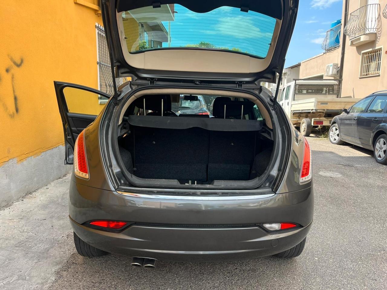 Lancia Delta 1.6 MJT DPF Silver 105cv 2014