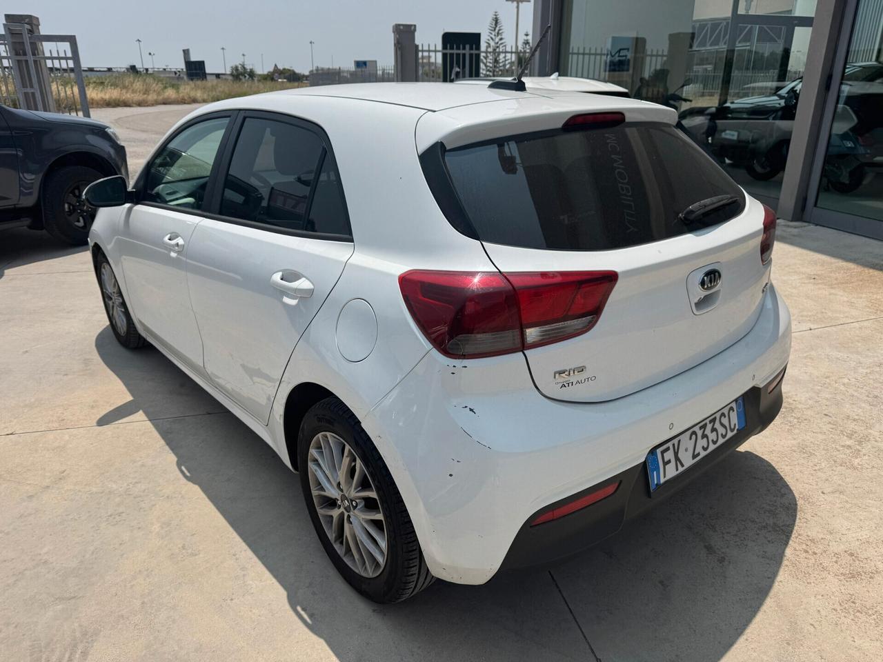 KIA RIO 1.4 CRDI 90CV DIESEL RETROCAMERA SENSORI DI PARCHEGGIO