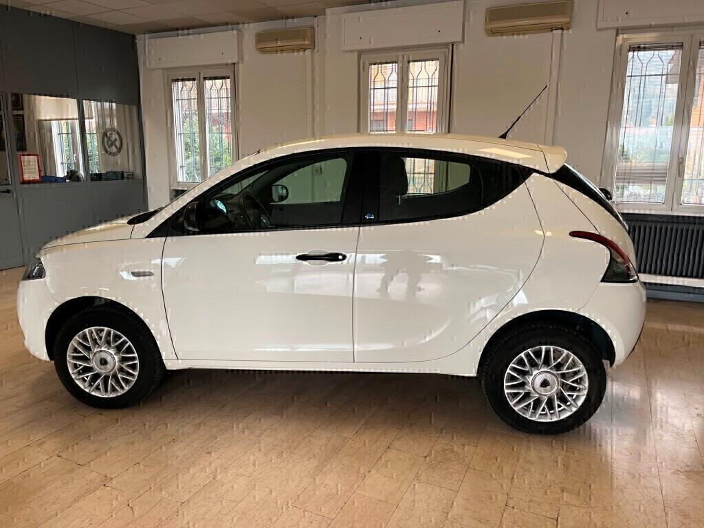 Lancia Ypsilon 0.9 TwinAir 5p Ecochic Metano Adatta per Neopatentati