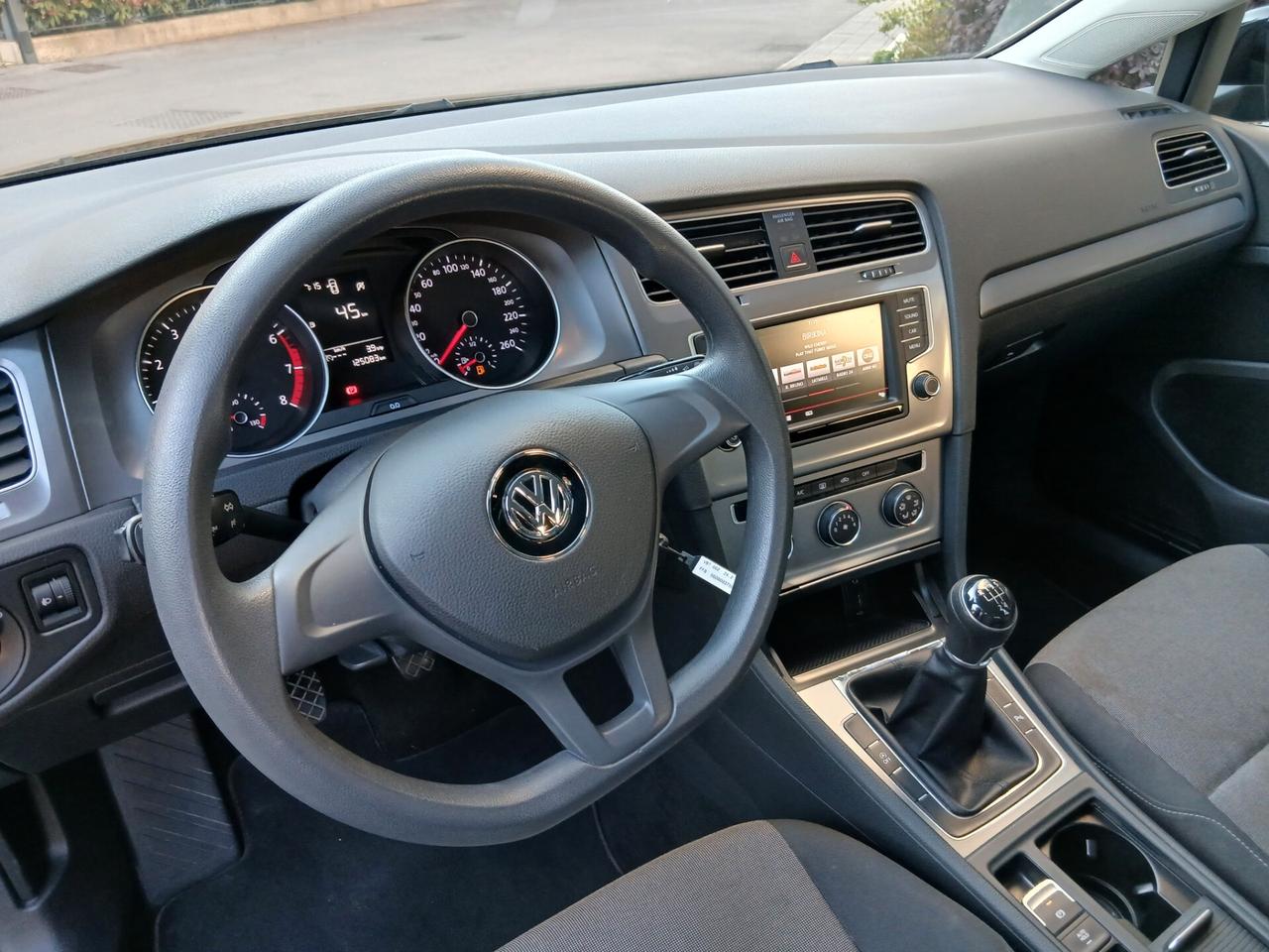 Volkswagen Golf 1.2 TSI 85 CV 5p. ok per neo patentati a € 199 mese