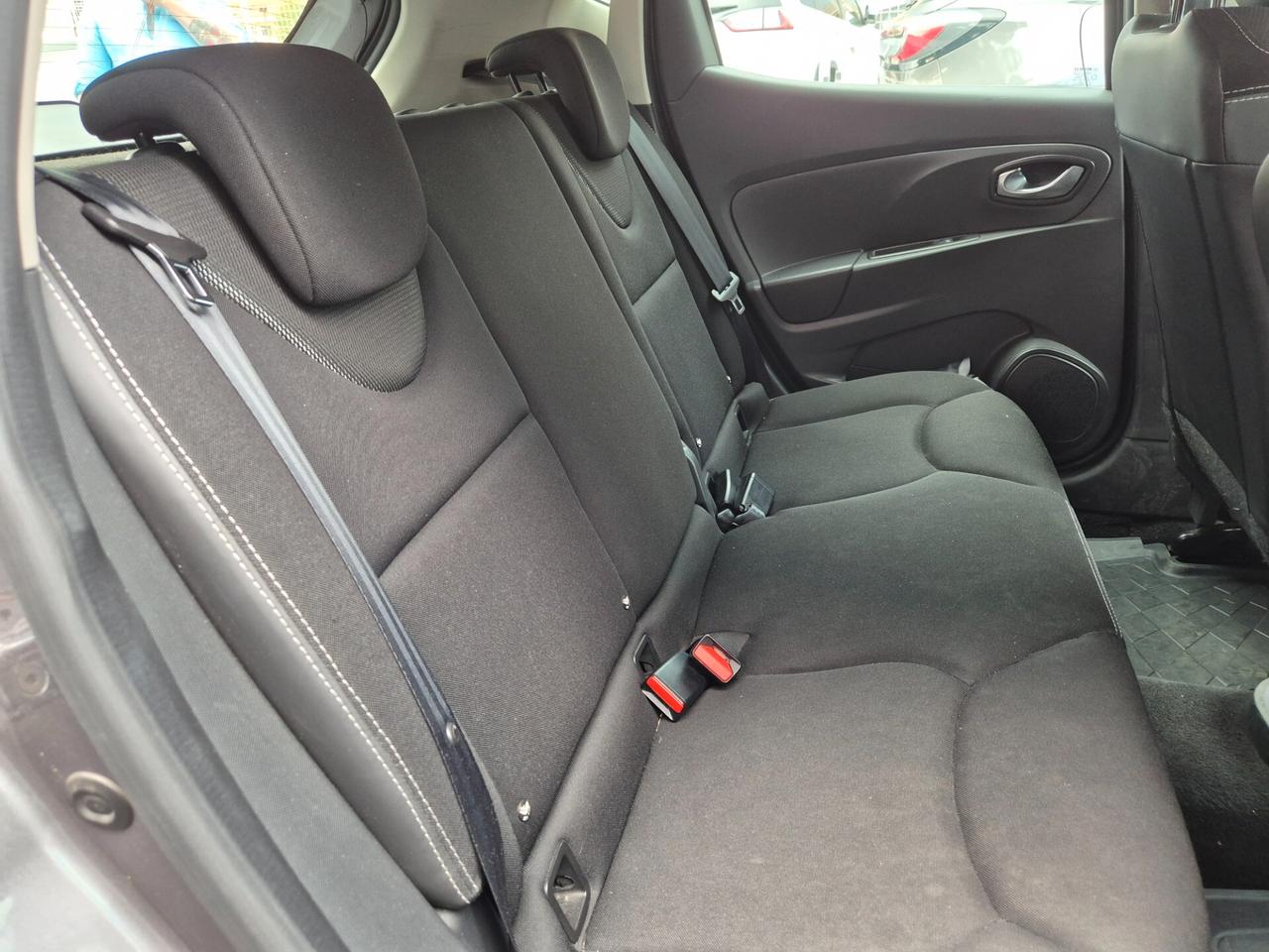 Renault Clio 1.2 75CV 5 porte COSTUMWENATIONAL