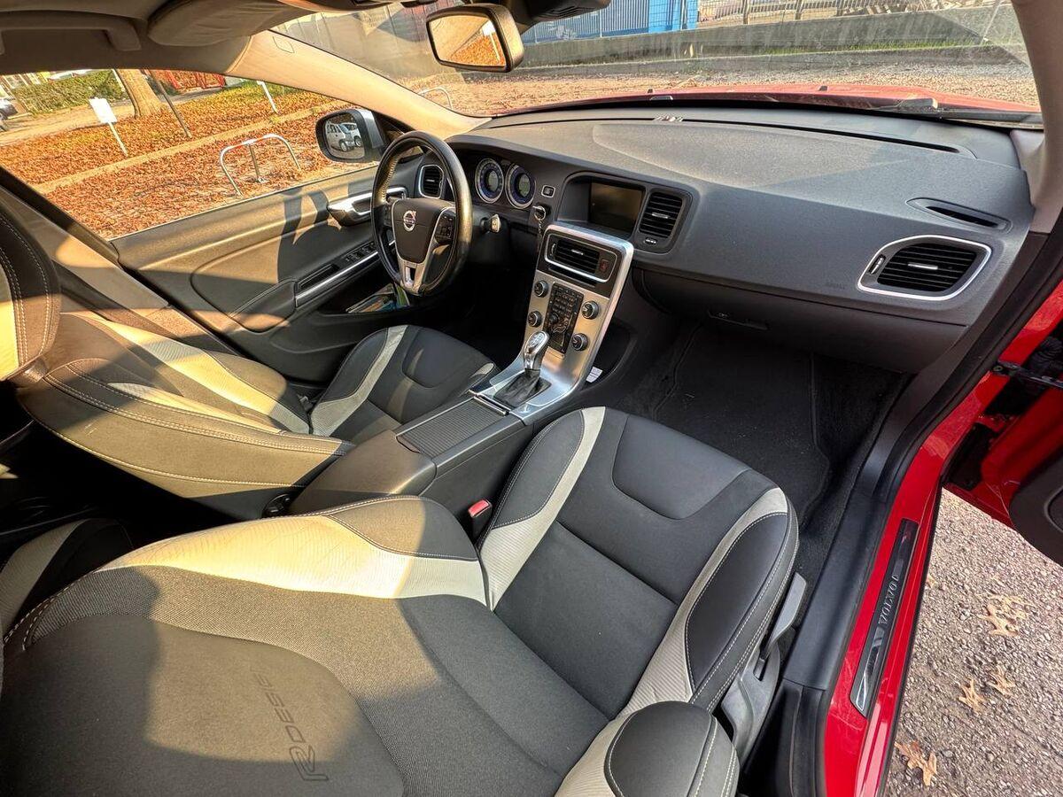 Volvo V60 2.0 d4 ved (d3) R-design geartronic
