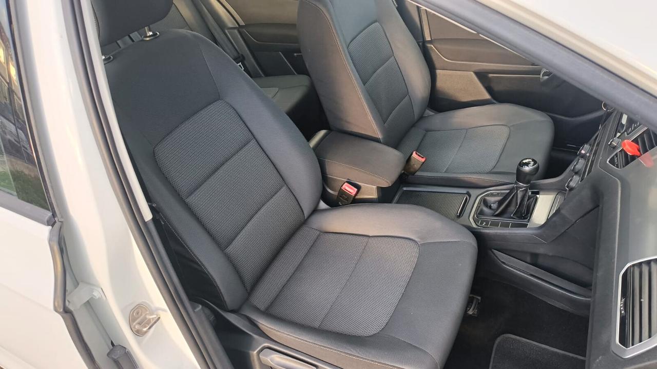 Volkswagen Golf Sportsvan Business 1.6 TDI 110CV BMT