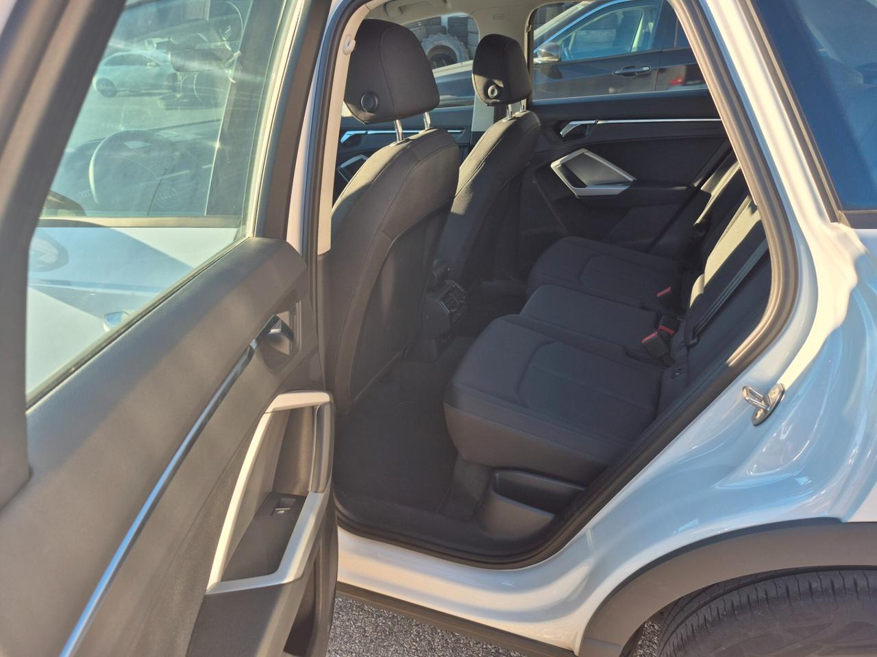 Audi Q3 35 TDI S tronic Business
