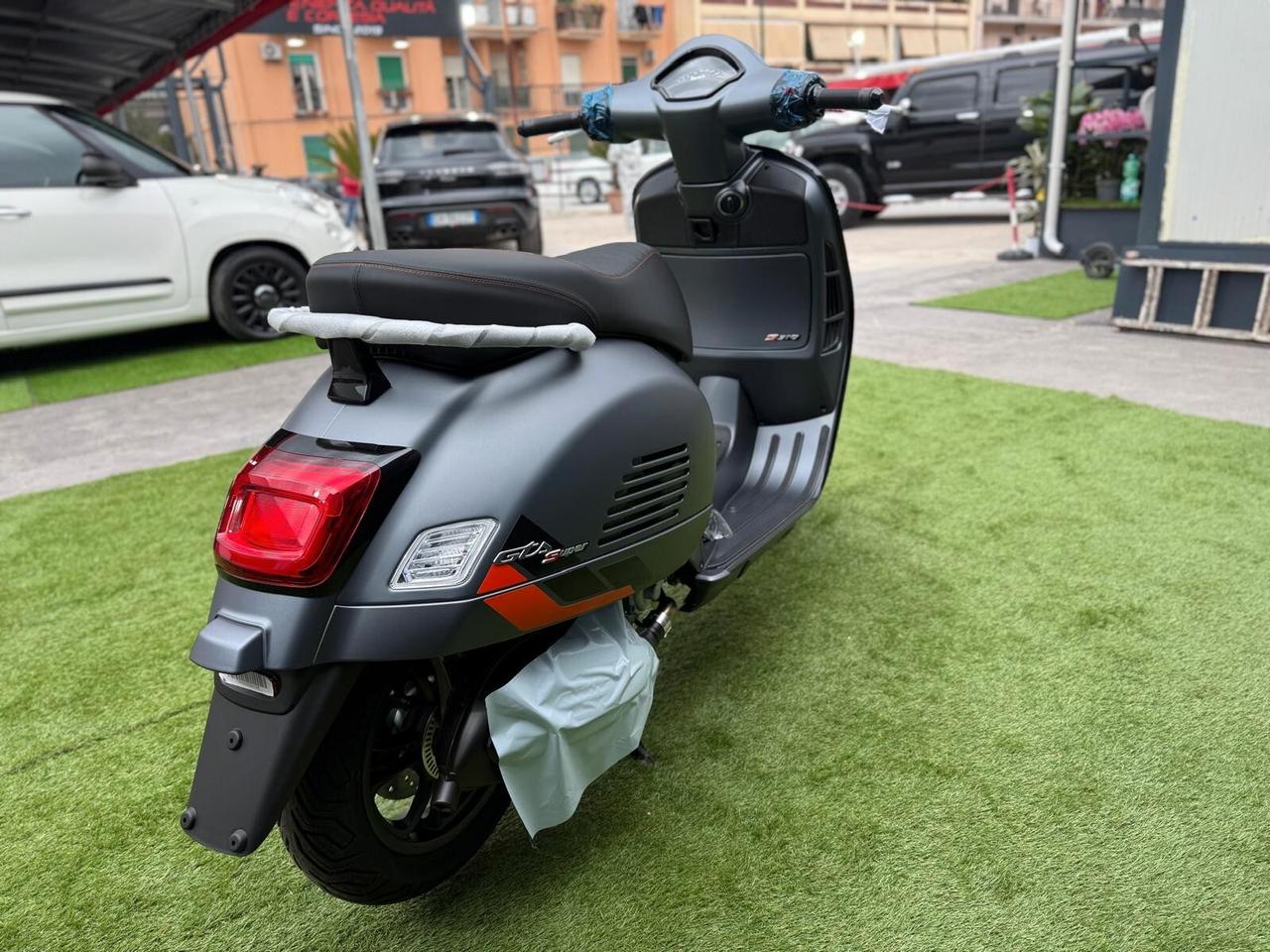 Vespa GTS 300 SUPER SPORT