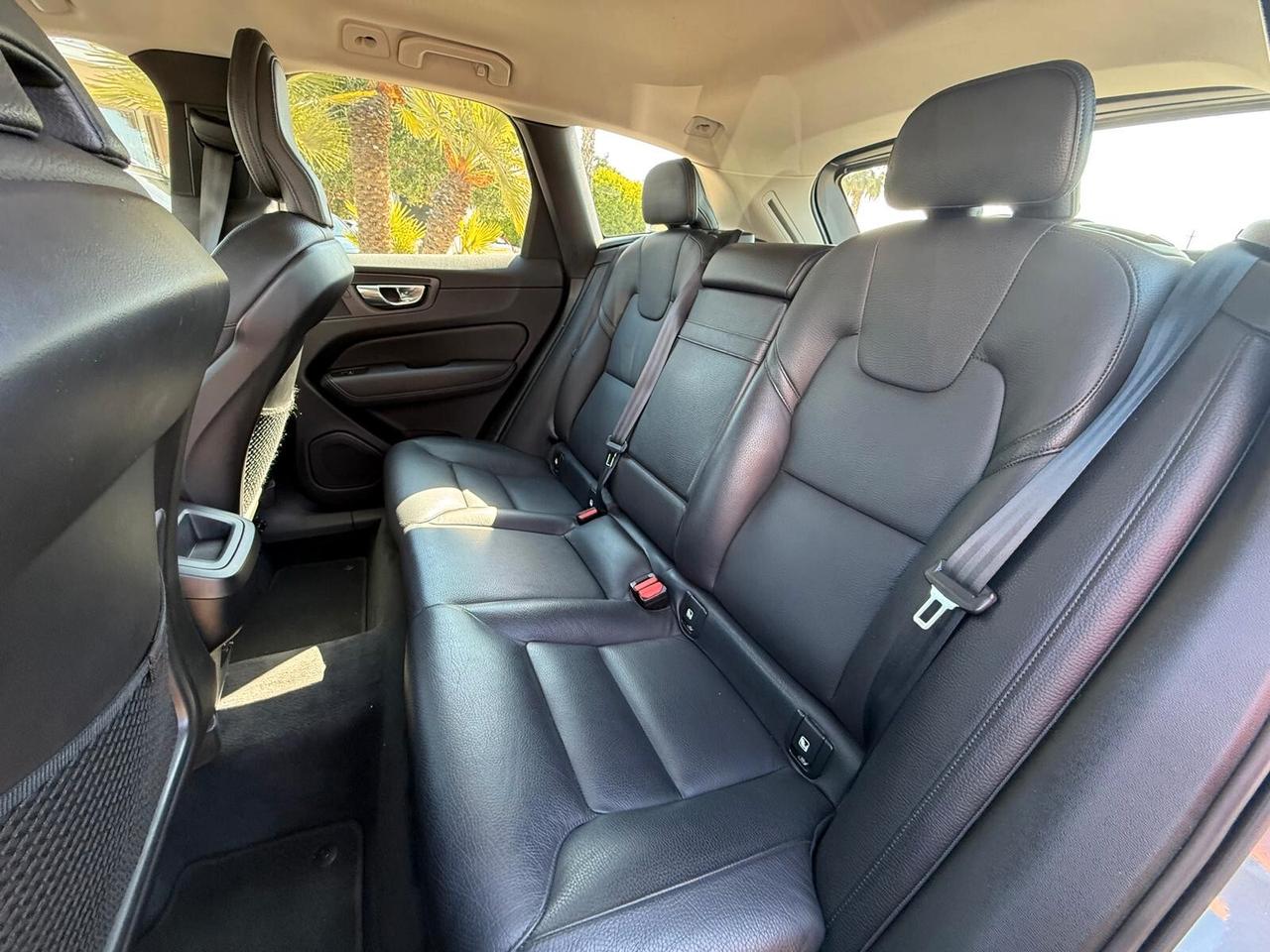 Volvo XC60 B4 (d) AWD Diesel Hybrid Geartronic Inscription