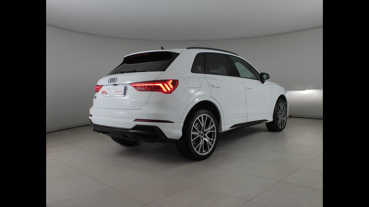 Audi Q3 45 TFSI E S TRONIC