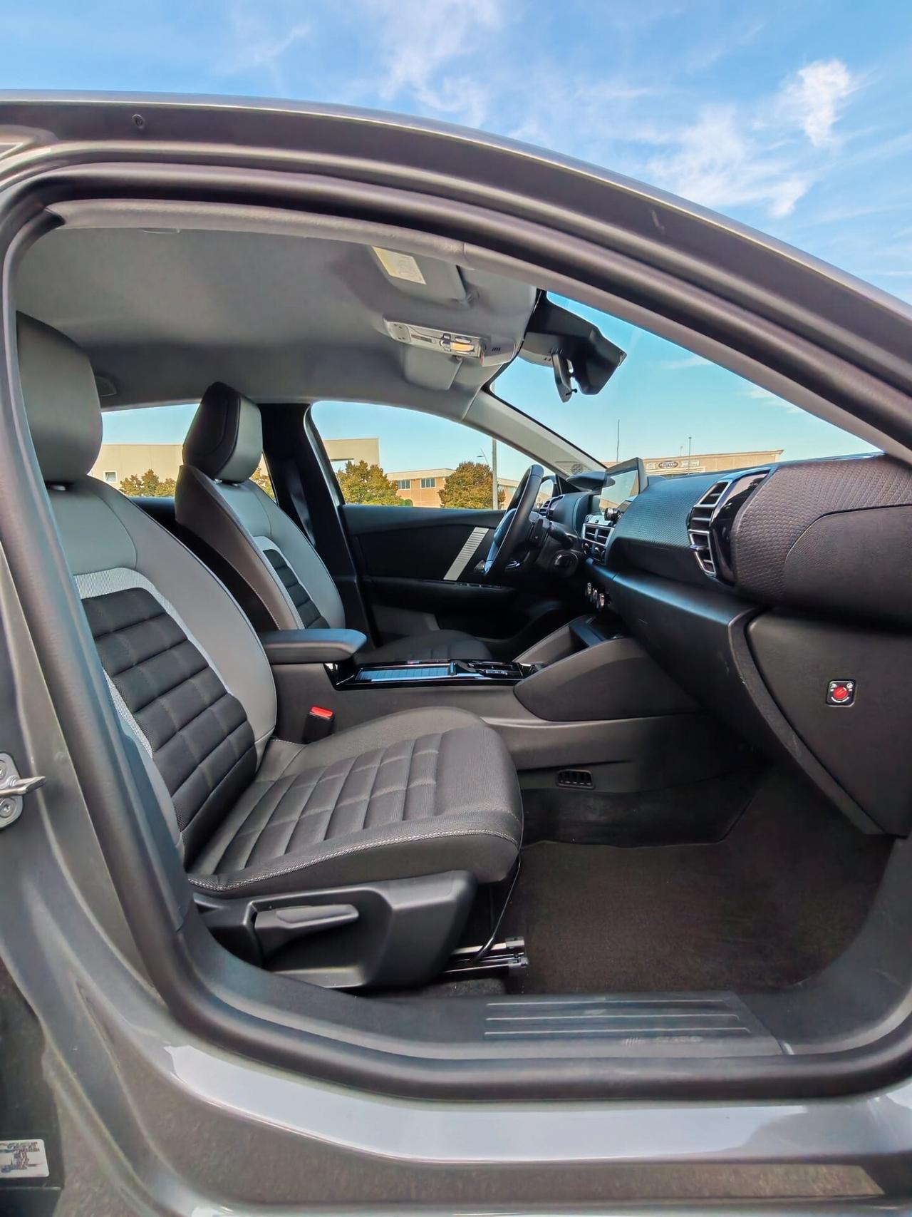 Citroen C4 Hybrid 136 e-DCS6 Plus