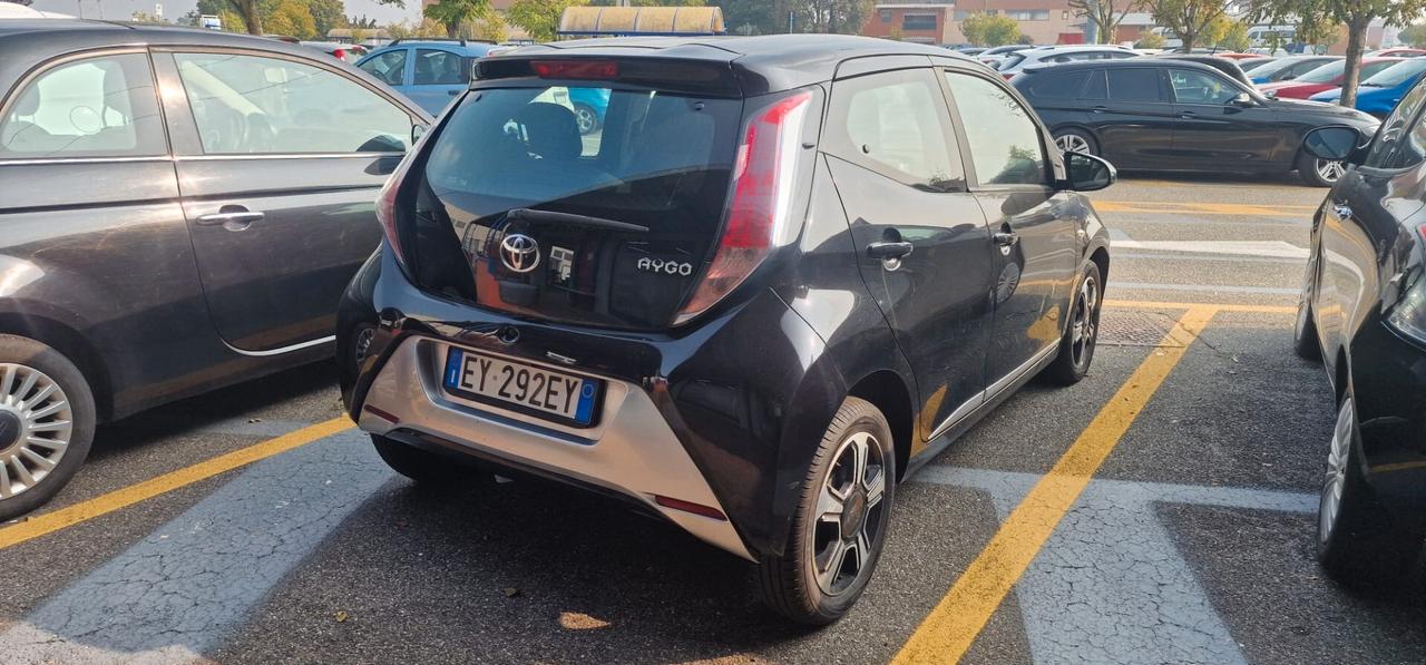 Toyota Aygo 1.0 VVT-i 69 CV 5 porte x-clusiv