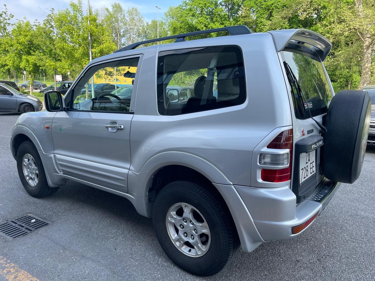 Mitsubishi Pajero 3.2 16V DI-D 3p. GLS1