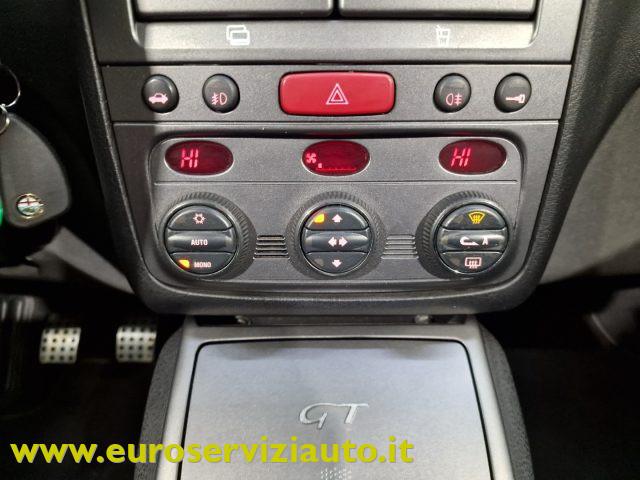 ALFA ROMEO GT 1.9 JTDM 16V Distinctive Q2
