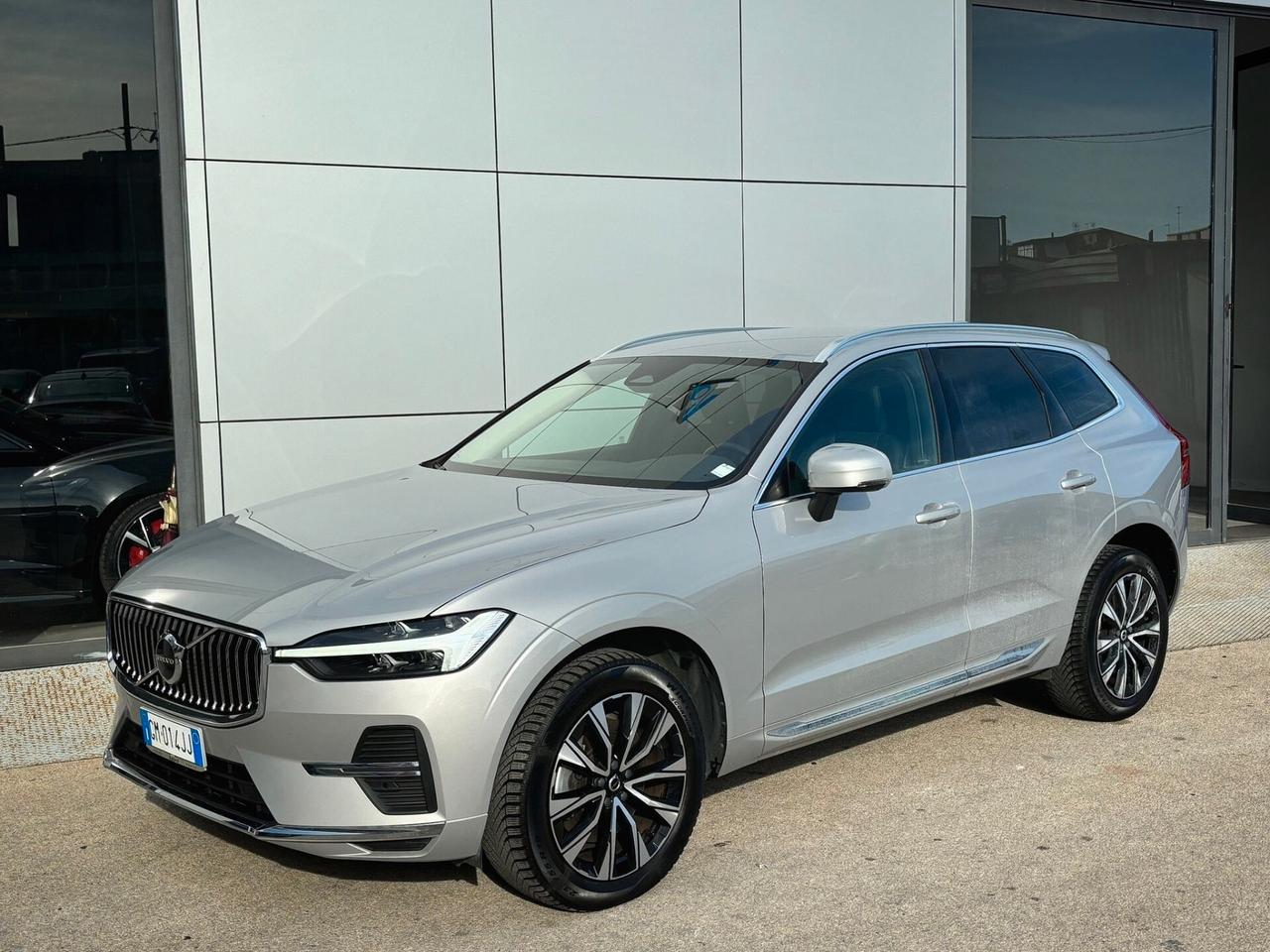 Volvo XC60 Plus Bright Anticipo €6.900 noleggio no scoring