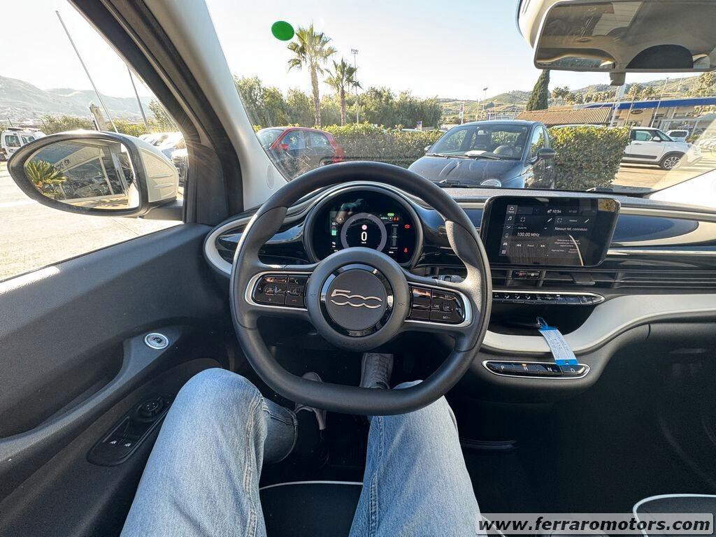 Fiat 500 E 42 kW KM0 IVA ESPOSTA A SOLI 169 EURO AL MESE