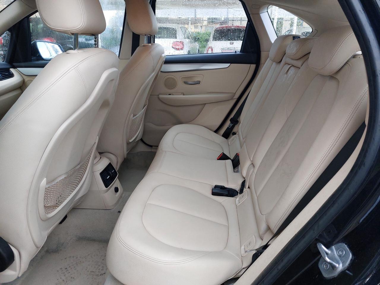 BMW Serie 2 Act. Tourer 216d Advant. Automat.-2015