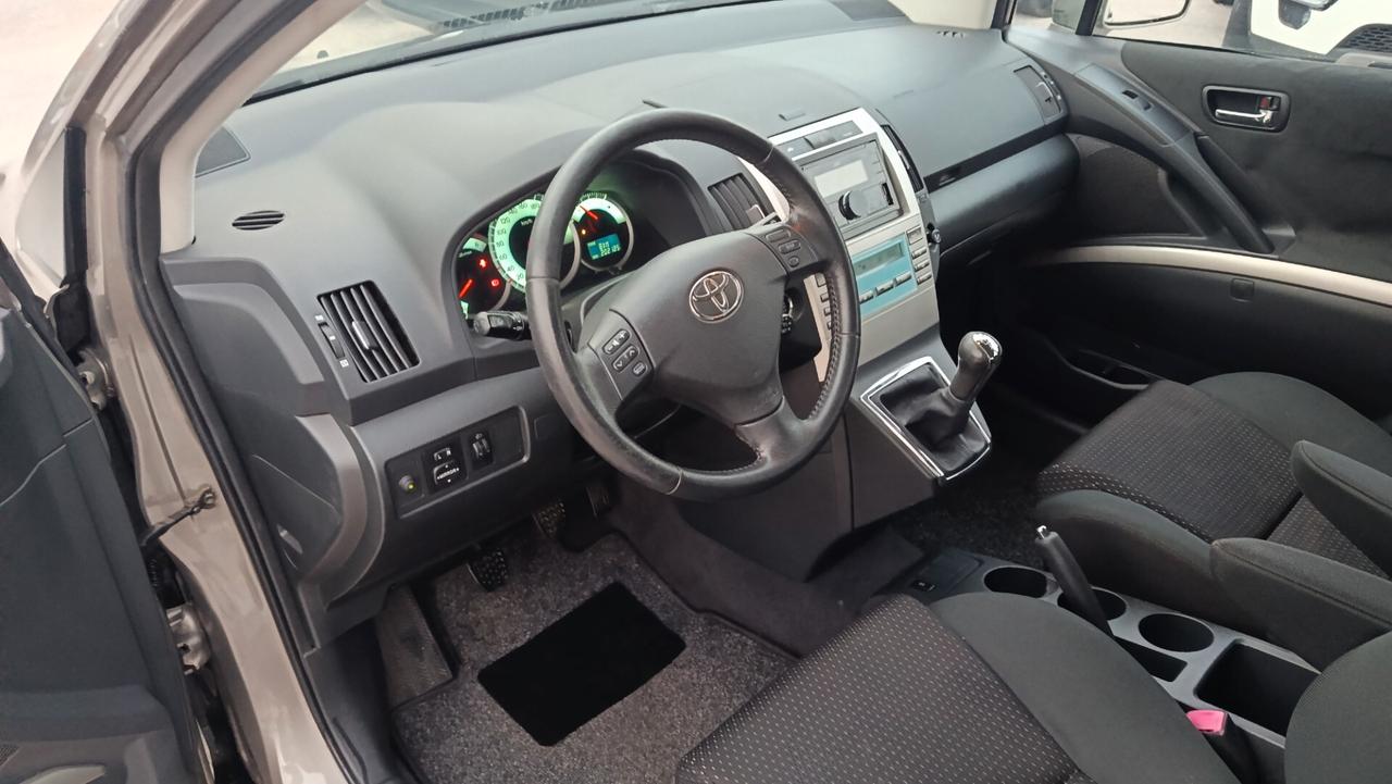 Toyota Corolla Verso 2.2 16V D-4D D-Cat