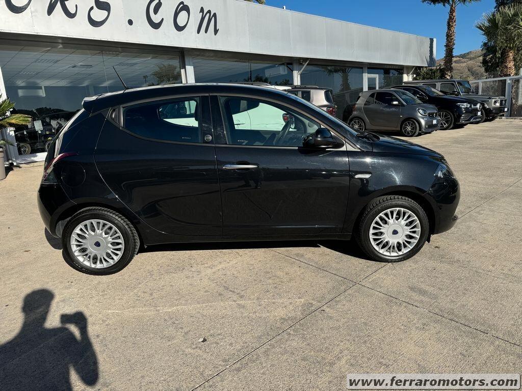 Lancia Ypsilon silver SOLO 51000KM A SOLI 125 EURO AL MESE