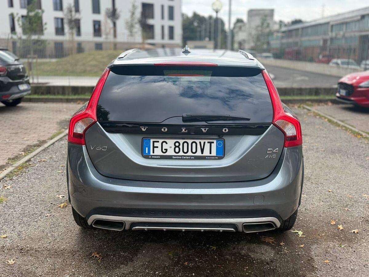 Volvo V60 Cross Country V60 c.country 2.4 D4 Business Plus awd geartronic