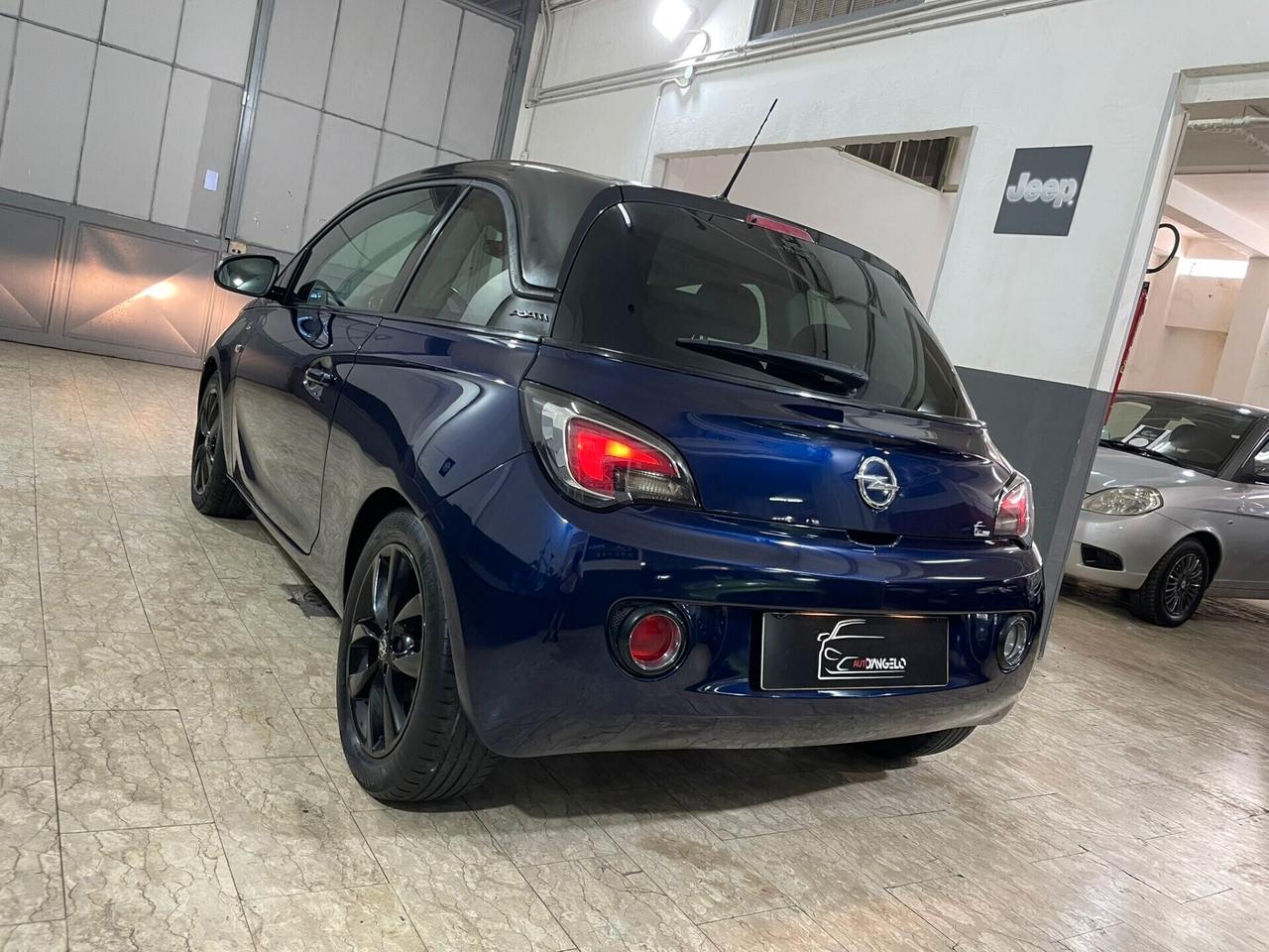 Opel Adam 1.2 70 CV White/Black Link GPL
